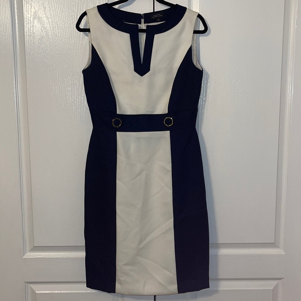 Tahari Women’s size 6 Navy and White Sheath Dress